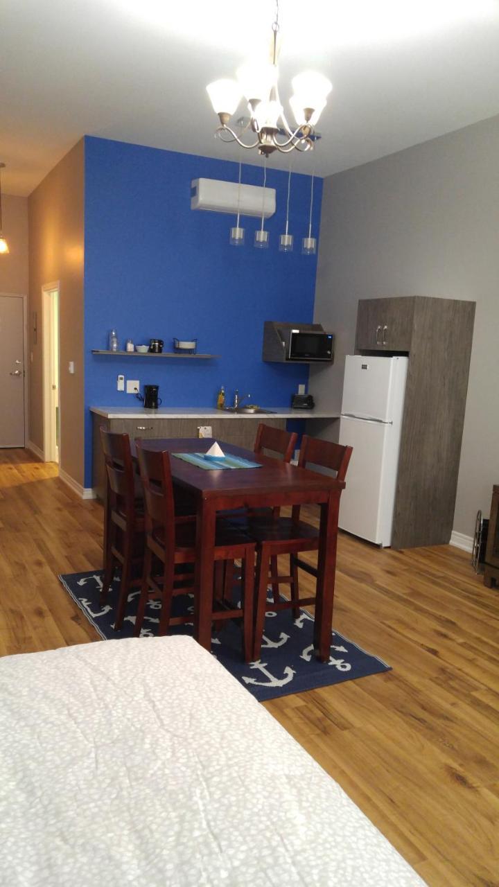 Canalside Restaurant, Inn & Kitchen Store ポートコルボーン エクステリア 写真